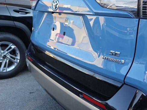 Used 2023 Toyota RAV4 SE w/ SE Grade Weather Package AWD/4WD image 4