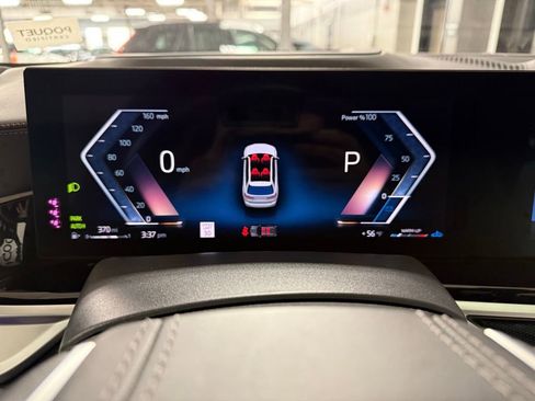 Used 2023 BMW X7 xDrive40i w/ Executive Package image 10