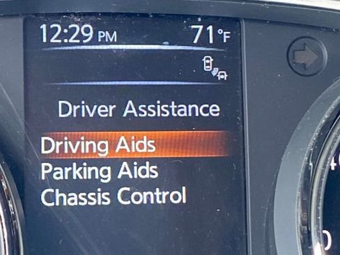 Used 2015 Nissan Rogue SV w/ SV Premium Package image 17