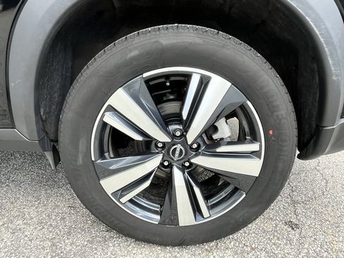 Used 2026 Nissan Rogue SL AWD/4WD image 11