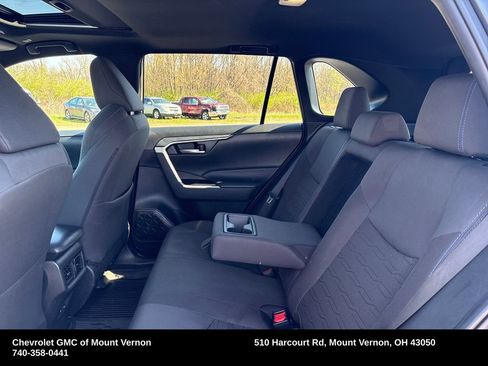 Used 2024 Toyota RAV4 SE w/ Convenience Package AWD/4WD image 28