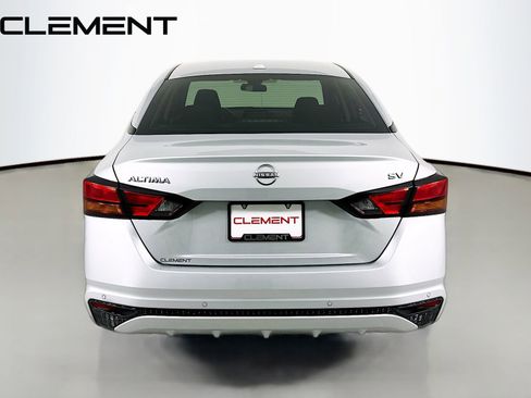 Used 2024 Nissan Altima 2.5 SV image 8