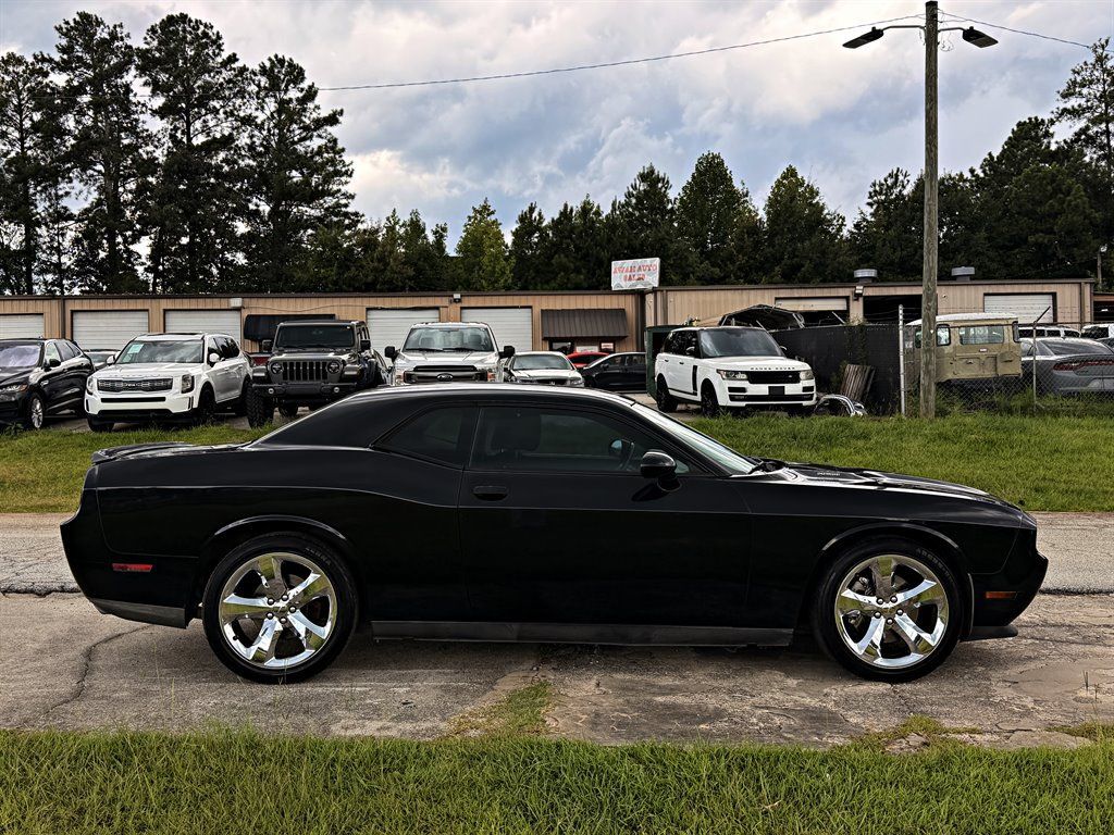 Used 2014 Dodge Challenger R/T RWD image 4