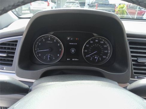 Used 2017 Hyundai Elantra Limited w/ Limited Tech Package 04 FWD image 31