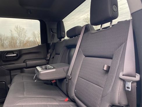 Used 2023 Chevrolet Silverado 1500 Custom Trail Boss w/ LPO, Dark Essentials Package AWD/4WD image 17
