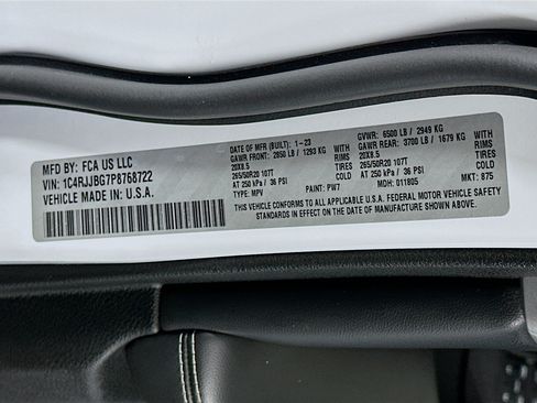 Used 2023 Jeep Grand Cherokee L Limited RWD image 12