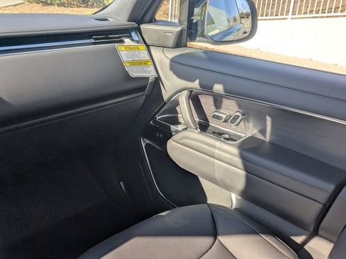 New 2026 Land Rover Range Rover Long Wheelbase SE image 16