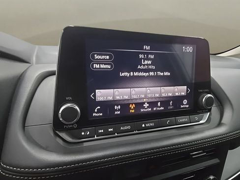Used 2024 Nissan Rogue S FWD image 24