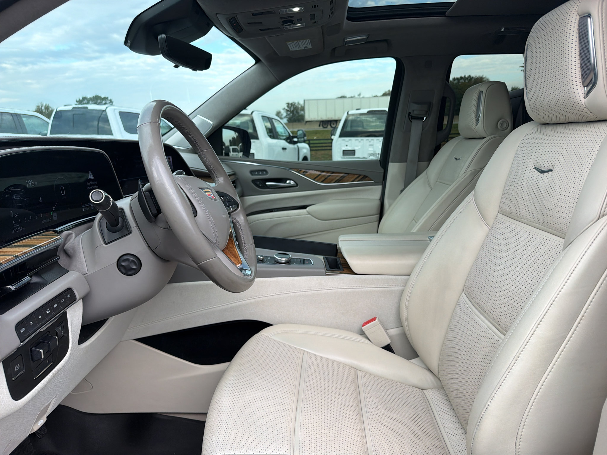 Used 2021 Cadillac Escalade Premium Luxury Platinum AWD/4WD image 10