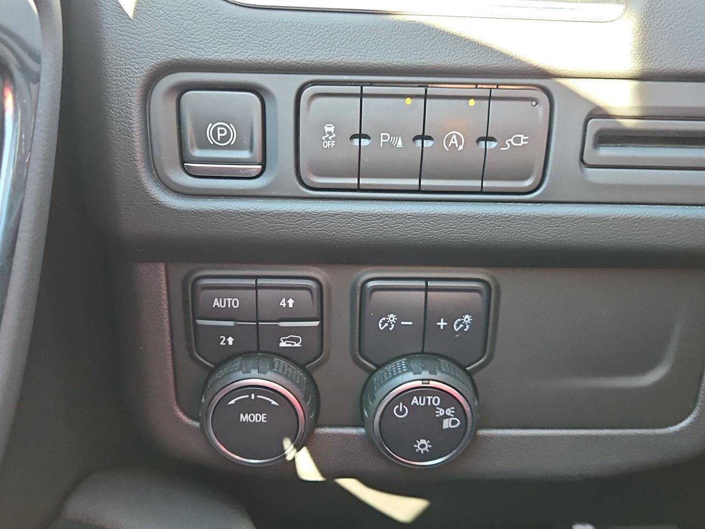 Used 2021 Chevrolet Suburban LT AWD/4WD image 21