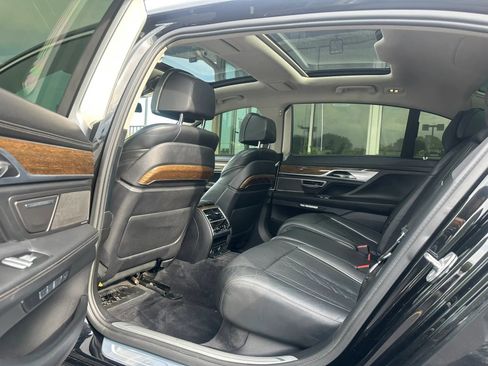 Used 2017 BMW 750i xDrive AWD/4WD image 12