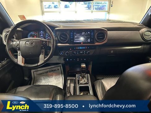 Used 2019 Toyota Tacoma TRD Off-Road AWD/4WD image 10