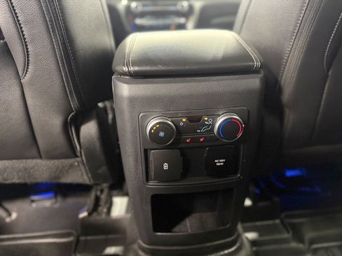 Used 2021 Ford Explorer Limited w/ Equipment Group 301A AWD/4WD image 27