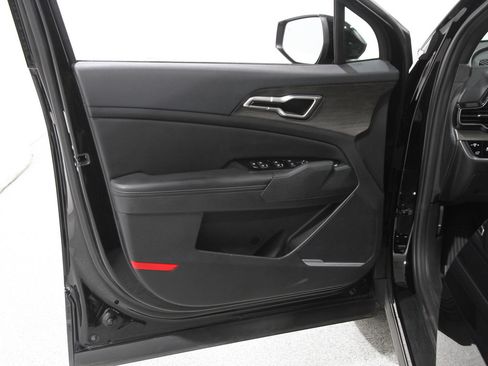 Used 2023 Kia Sportage X-Line w/ X-Line Premium Package image 4