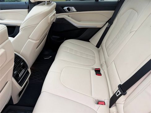 Used 2022 BMW X5 sDrive40i w/ Luxury Seating Package image 28