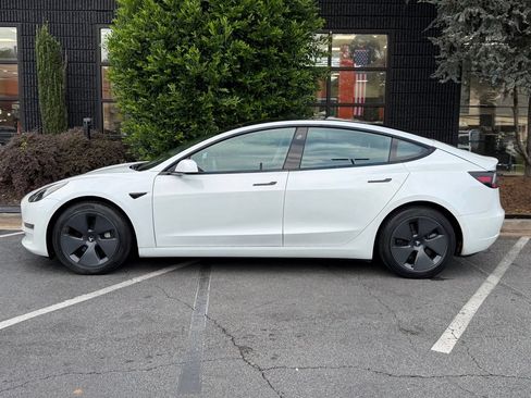 Used 2021 Tesla Model 3 Standard Range RWD image 9