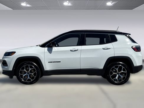 Used 2025 Jeep Compass Limited image 6
