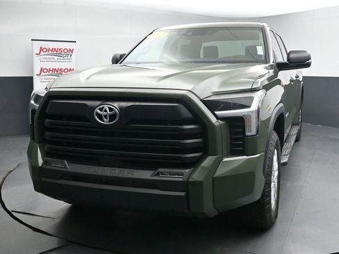 Used 2023 Toyota Tundra SR5 w/ SR5 Convenience Package AWD/4WD image 4