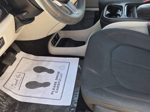 Used 2018 Chrysler Pacifica Touring Plus w/ Tire & Wheel Group image 19