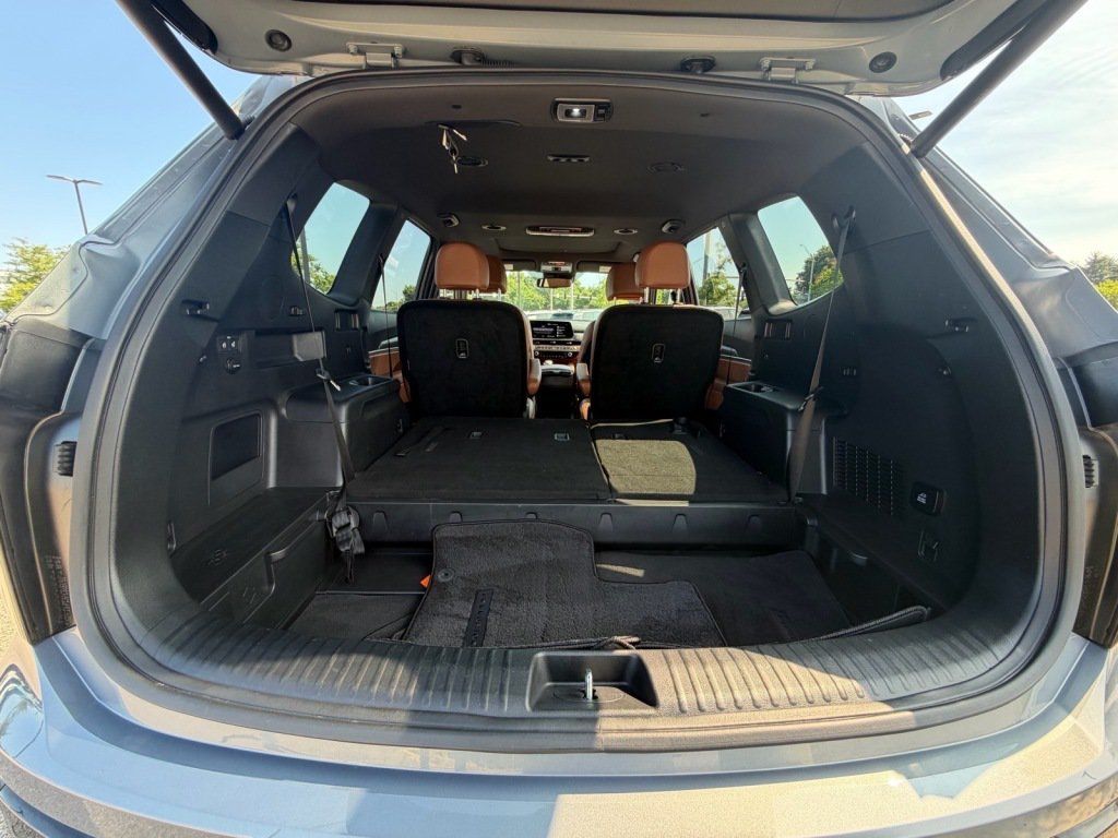 Used 2025 Kia Telluride AWD image 6