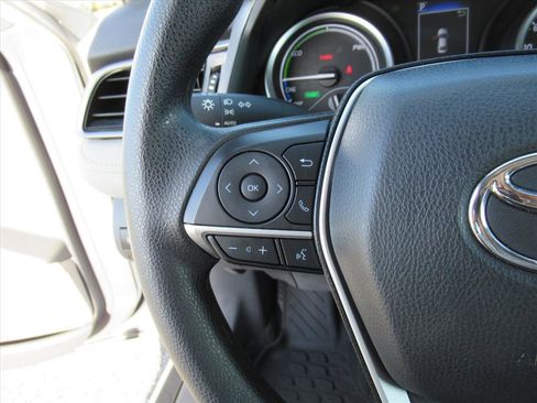 Used 2022 Toyota Camry LE image 17