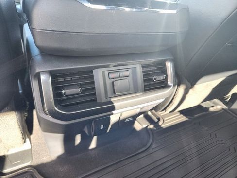 Used 2023 Ford F150 Lariat w/ Equipment Group 502A High image 11