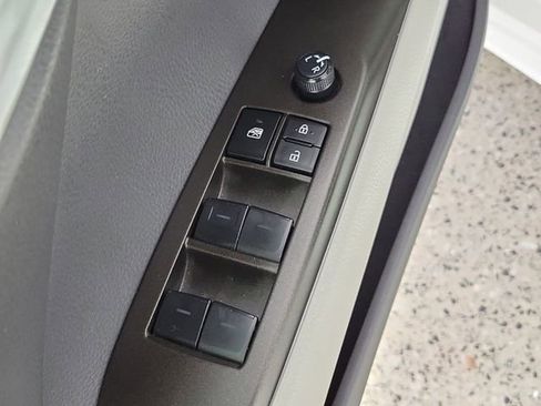 Used 2024 Toyota Camry SE image 22