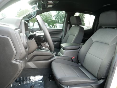 Certified 2024 Chevrolet Colorado Trail Boss w/ Technology Package AWD/4WD image 34