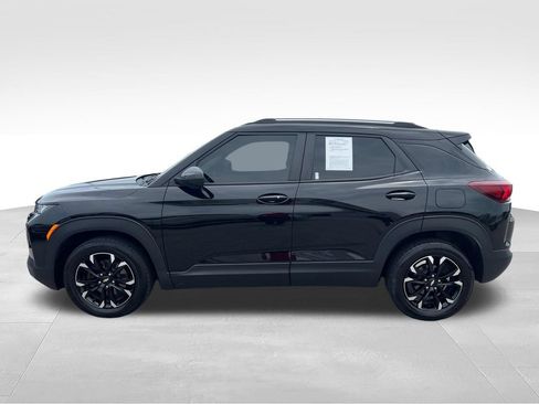 Used 2023 Chevrolet TrailBlazer LT w/ Convenience Package FWD image 2