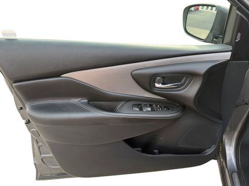 Used 2022 Nissan Murano S AWD/4WD image 9