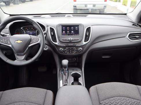 Used 2024 Chevrolet Equinox LT FWD image 14