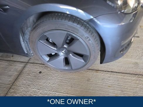 Used 2023 Tesla Model 3 Standard Range RWD image 3