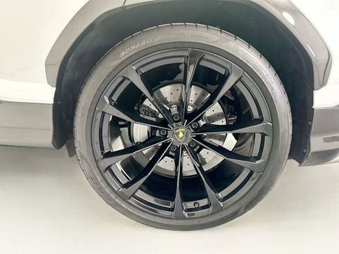 Used 2020 Lamborghini Urus AWD/4WD image 30