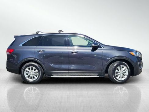 Used 2018 Kia Sorento FWD image 3