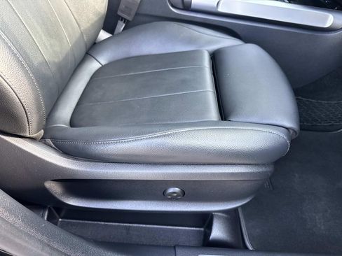 Used 2020 Mercedes-Benz GLB 250 image 11