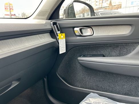 New 2026 Volvo XC40 B5 Core w/ Protection Package Premier image 21