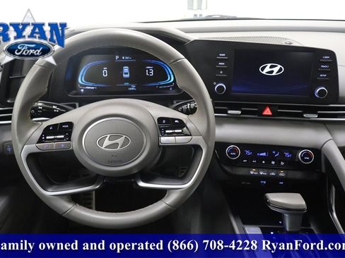 Used 2025 Hyundai Elantra Sport image 18