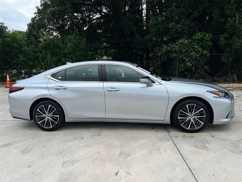 Certified 2024 Lexus ES 350 w/ Premium Package image 8