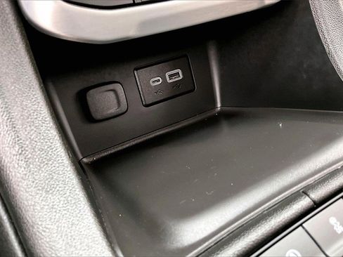 Used 2023 GMC Acadia SLE w/ Driver Convenience Package image 33