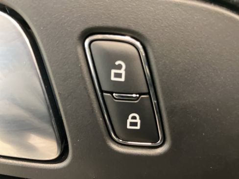 Used 2024 Ford Mustang Coupe image 13