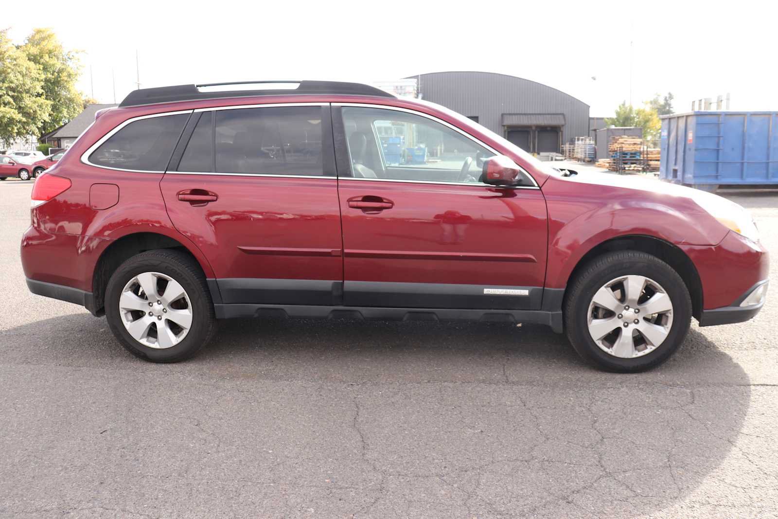 Used 2012 Subaru Outback 2.5i Premium w/ All-Weather Pkg AWD/4WD image 4