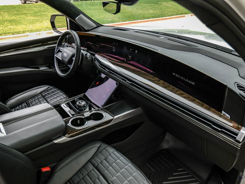 Used 2025 Cadillac Escalade Sport Platinum image 45