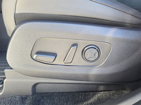 Used 2025 Kia Carnival SX Prestige image 15