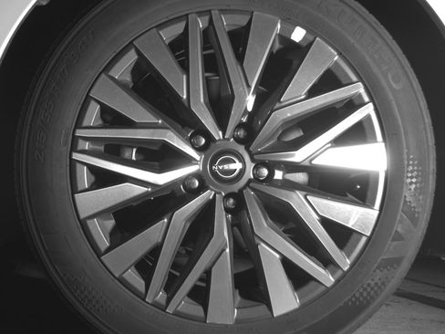 Used 2025 Nissan Altima 2.5 SV FWD image 12