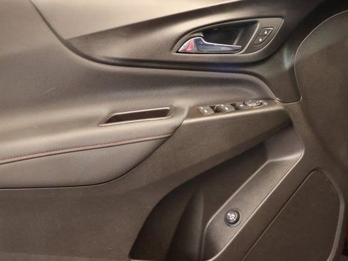 Used 2022 Chevrolet Equinox RS w/ RS Leather Package image 10