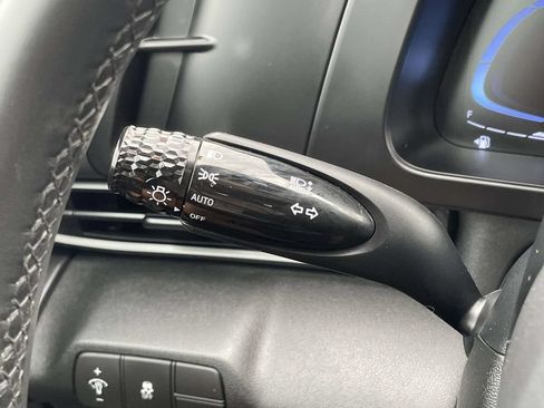Certified 2025 Hyundai Elantra Sport FWD image 12