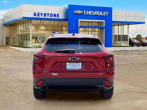 New 2026 Chevrolet Trax RS w/ Sunroof Package FWD image 6