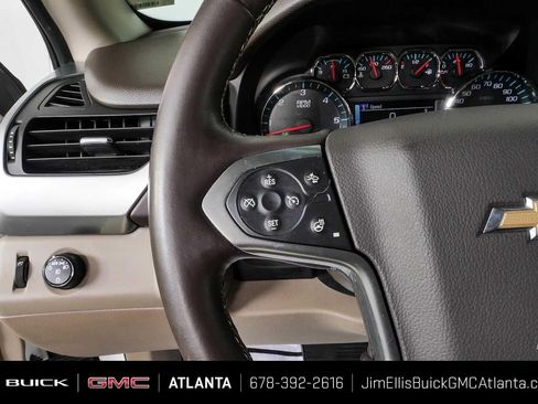 Used 2016 Chevrolet Suburban LT RWD image 10