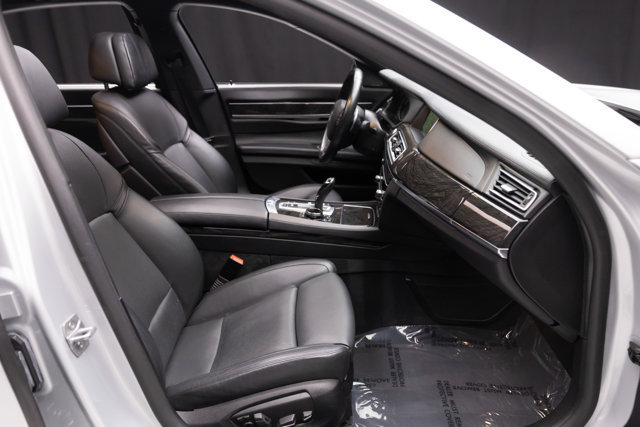 Used 2014 BMW 750i RWD image 61