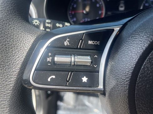Used 2024 Kia Forte LXS w/ LXS Technology Package FWD image 17